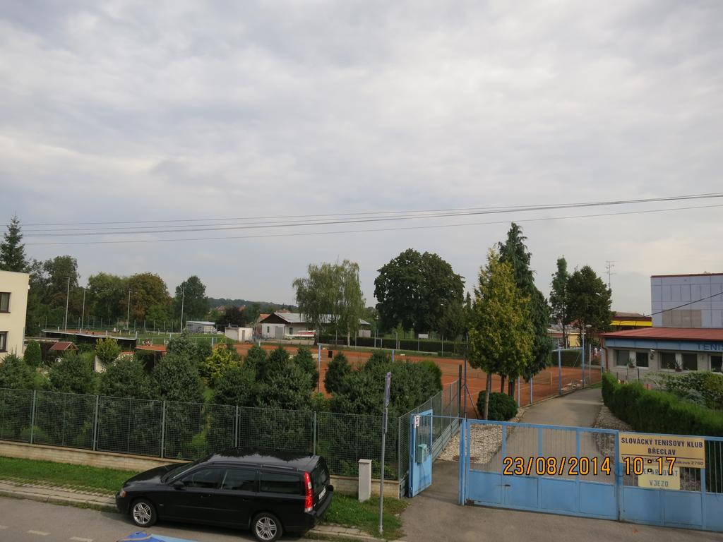 Penzion U Splavu Břeclav 外观 照片