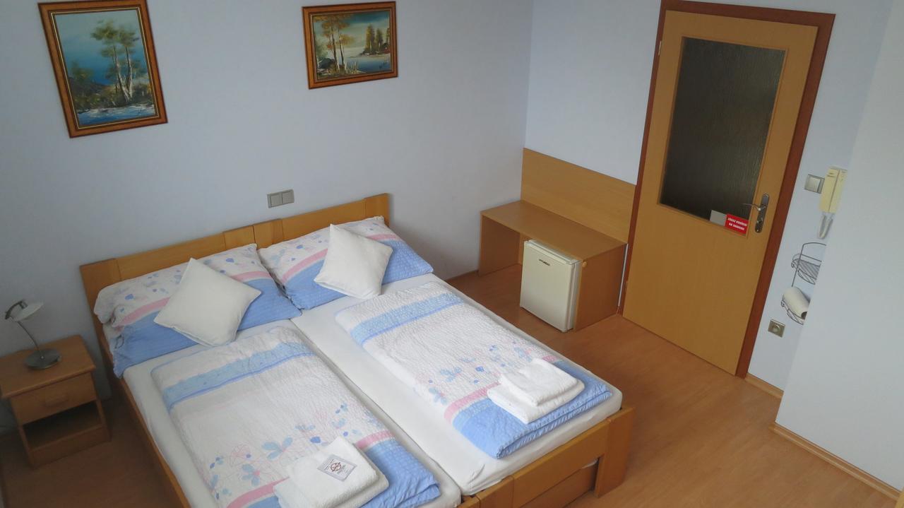 Penzion U Splavu Břeclav 外观 照片